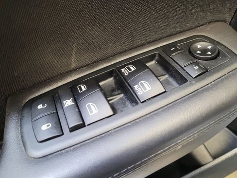 Used 2015 Chrysler 200 Limited FWD image 27