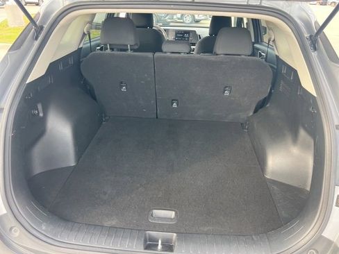 Used 2023 Kia Sportage LX image 9