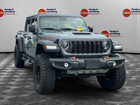 Used 2024 Jeep Gladiator Mojave w/ Convenience Group AWD/4WD image 7
