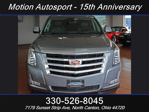 Used 2020 Cadillac Escalade Luxury AWD/4WD image 4