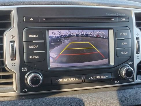 Used 2019 Kia Sportage LX image 16