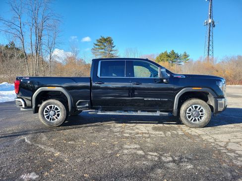 New 2026 GMC Sierra 3500 SLE image 4