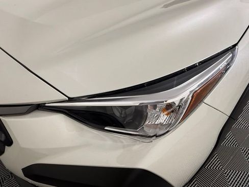 Used 2024 Subaru Crosstrek 2.0i Premium AWD/4WD image 11