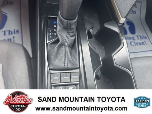 Used 2025 Toyota Camry LE image 15