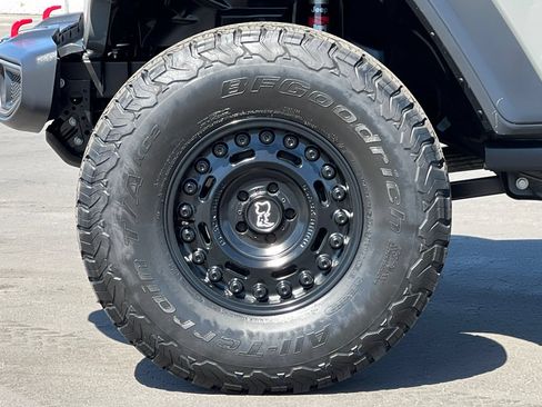 Used 2020 Jeep Gladiator Rubicon AWD/4WD image 36