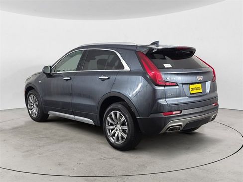 Used 2020 Cadillac XT4 Premium Luxury image 3