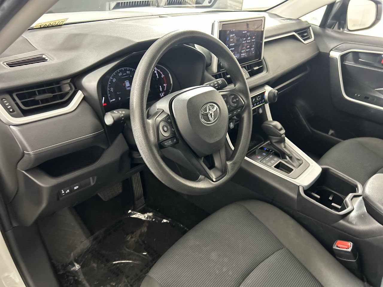 Used 2025 Toyota RAV4 LE AWD/4WD image 12