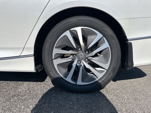 Used 2019 Honda Accord EX image 7