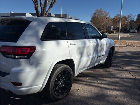 Used 2019 Jeep Grand Cherokee Altitude image 6