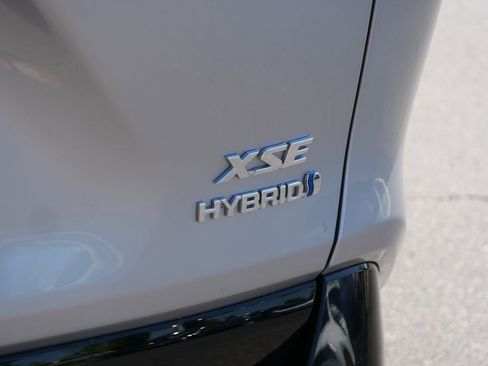 Used 2023 Toyota RAV4 XSE AWD/4WD image 8