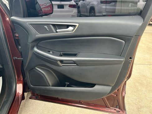 Used 2016 Ford Edge SEL w/ Equipment Group 201A AWD/4WD image 16