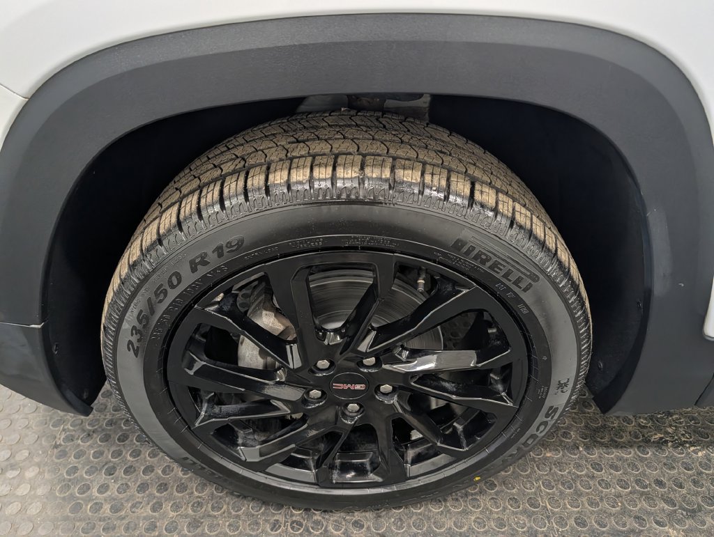 Used 2023 GMC Terrain SLE w/ Driver Convenience Package AWD/4WD image 8