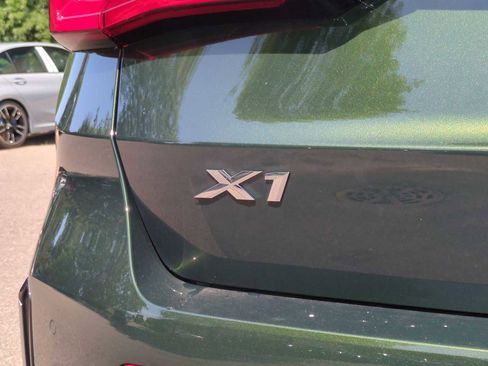 Used 2025 BMW X1 xDrive28i w/ Technology Package image 13