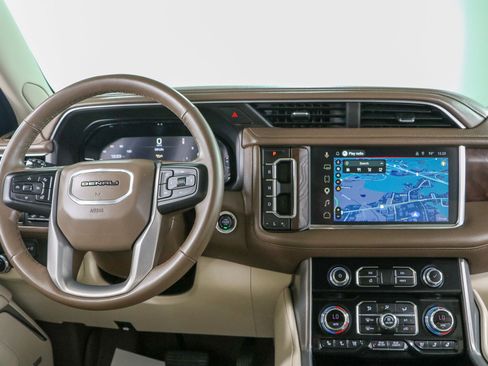 Used 2023 GMC Yukon Denali RWD image 18