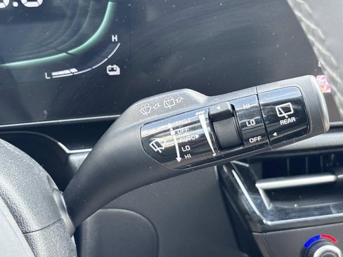 Used 2023 Kia Niro EX Touring FWD image 30