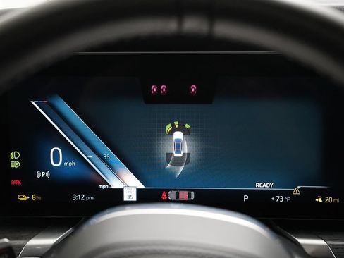 Used 2025 BMW i7 xDrive60 AWD/4WD image 18