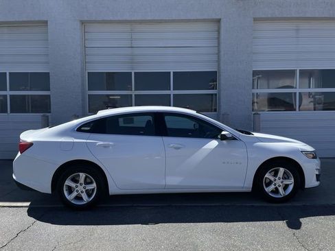 Used 2024 Chevrolet Malibu LS image 1