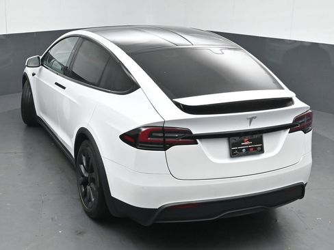 Used 2022 Tesla Model X image 43