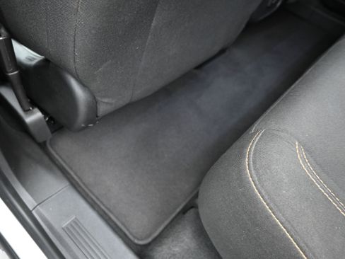 Used 2020 GMC Terrain SLE w/ Driver Convenience Package FWD image 16