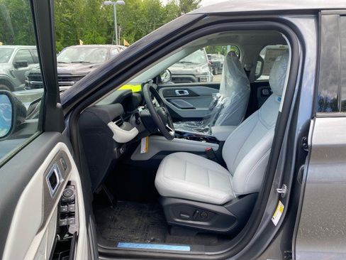 New 2026 Ford Explorer Platinum w/ LUX Leather Package AWD/4WD image 7