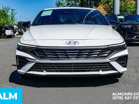 Used 2025 Hyundai Elantra Sport image 10