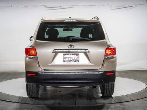 Used 2013 Toyota Highlander SE image 5