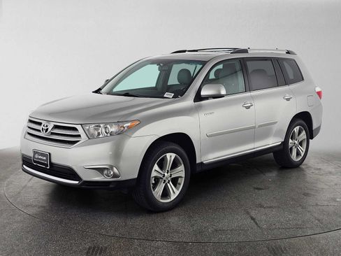 Used 2012 Toyota Highlander Limited w/ Tow Pkg FWD image 7