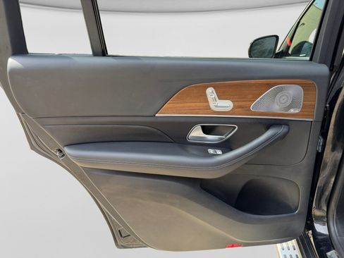 Used 2022 Mercedes-Benz GLS 450 4MATIC image 17