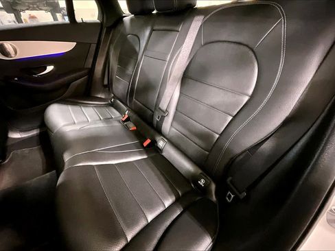Used 2021 Mercedes-Benz GLC 300 image 21