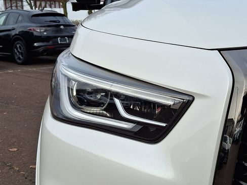 Used 2024 INFINITI QX80 Sensory image 9