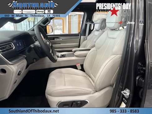 New 2026 Jeep Grand Wagoneer 4WD w/ Premium Group I image 9