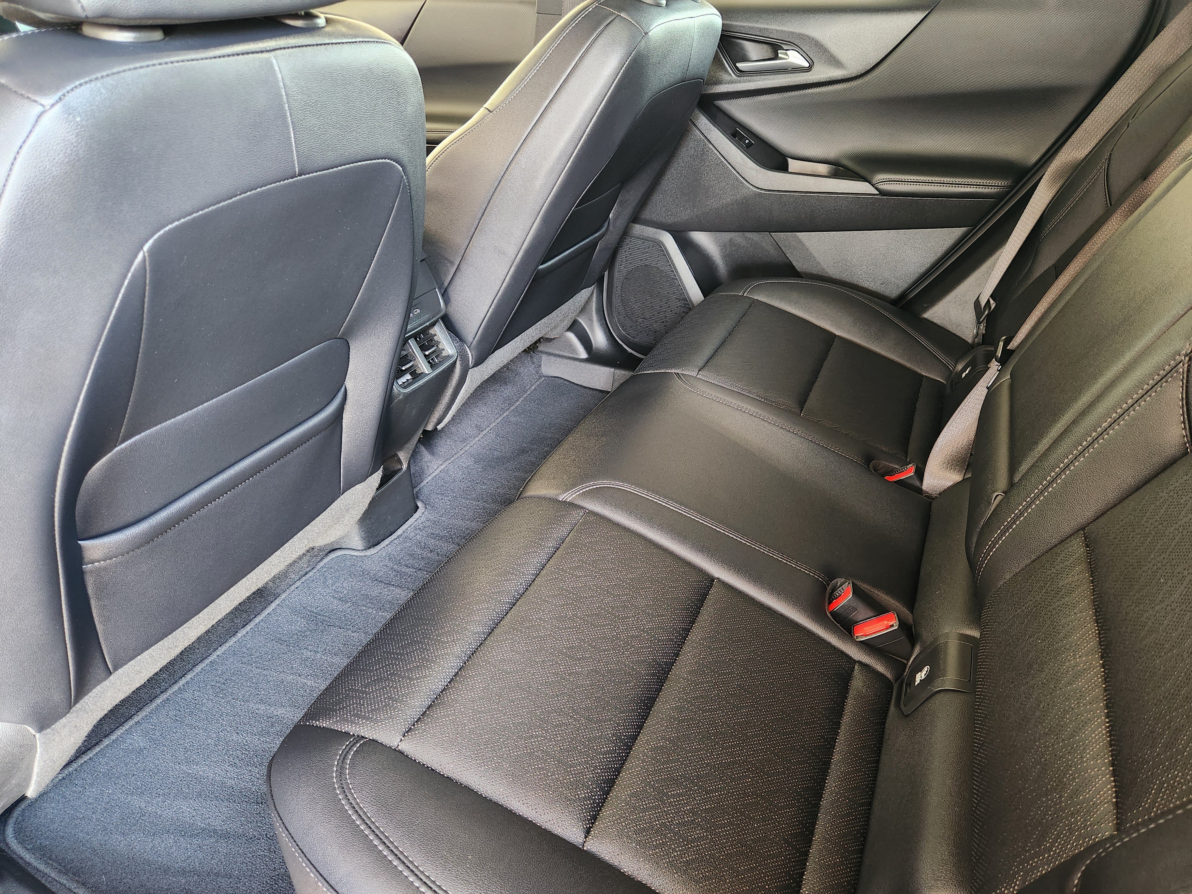Used 2025 Chevrolet Equinox LT w/ Convenience Package II FWD image 30