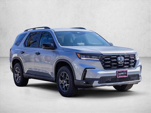 New 2025 Honda Pilot TrailSport image 3