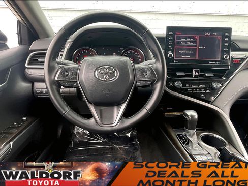 Used 2021 Toyota Camry XSE image 6