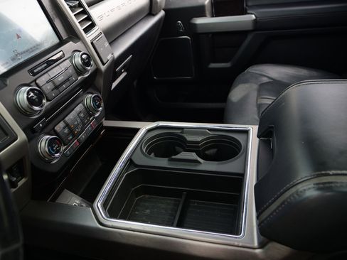 Used 2017 Ford F250 Platinum w/ Platinum Ultimate Package image 18