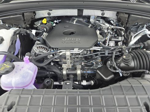 New 2026 Jeep Grand Cherokee Altitude AWD/4WD image 19