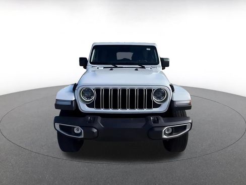 Used 2025 Jeep Wrangler Unlimited Sahara AWD/4WD image 4