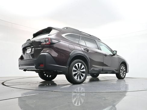 Used 2025 Subaru Outback Limited AWD/4WD image 39