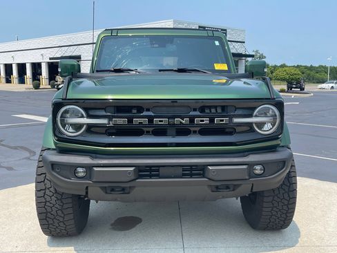Used 2023 Ford Bronco Outer Banks AWD/4WD image 2