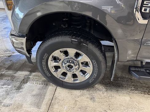 Used 2019 Ford F250 Lariat AWD/4WD image 9