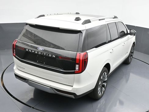 Used 2025 Ford Expedition Platinum w/ Driver's Package image 36