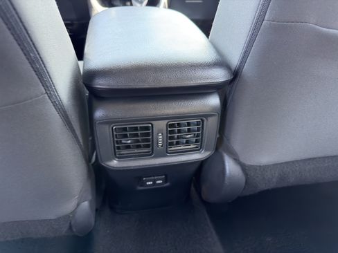 Used 2025 Toyota RAV4 XLE FWD image 21