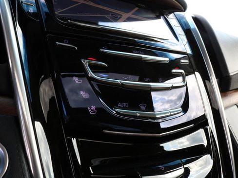 Used 2018 Cadillac Escalade ESV Luxury AWD/4WD image 33