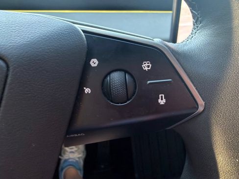 Used 2025 Tesla Cybertruck AWD Crew Cab image 29