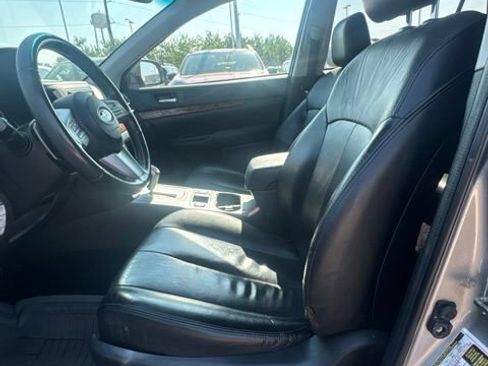 Used 2011 Subaru Outback 2.5i Limited w/ PWR Moonroof Pkg AWD/4WD image 11