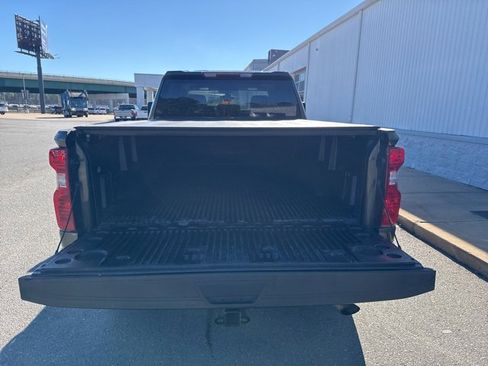 Used 2023 Chevrolet Silverado 2500 Custom w/ Custom Convenience Package image 15