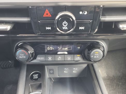 New 2026 Nissan Kicks SV FWD image 21