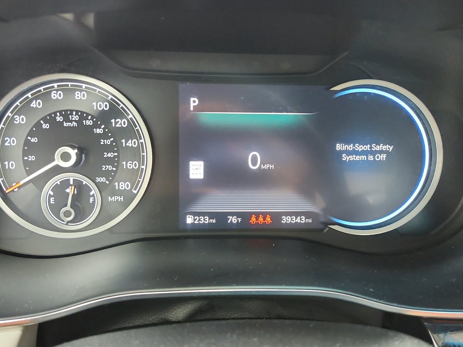 Used 2025 Genesis G70 2.5T RWD image 13