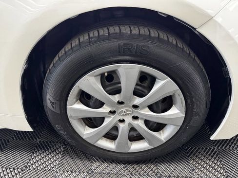 Used 2021 Toyota Corolla LE FWD image 18