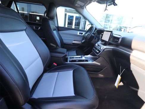 Certified 2023 Ford Explorer XLT w/ Equipment Group 202A image 22